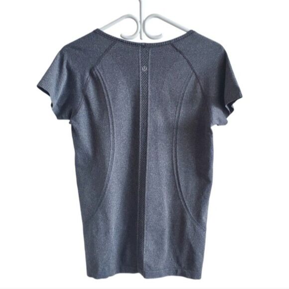 Lululemon Heathered Black Run: Swiftly Tech Top Size 8 - Picture 2 of 8